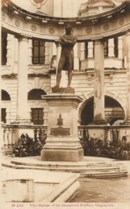 The Statue of Sir Stamford Raffles - Singapore- Front